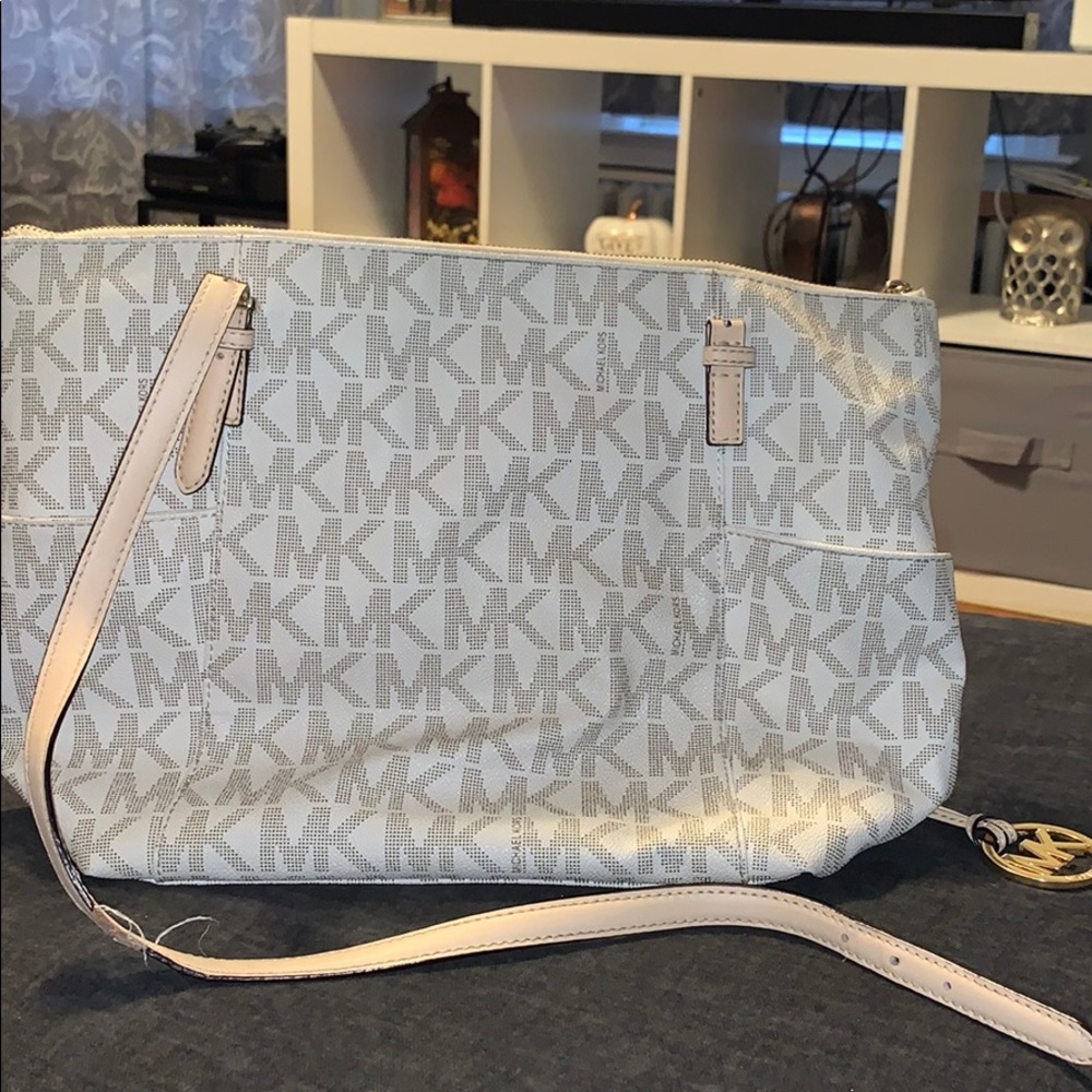Cream and Brown Micheal Kors Purse. Gold zippers